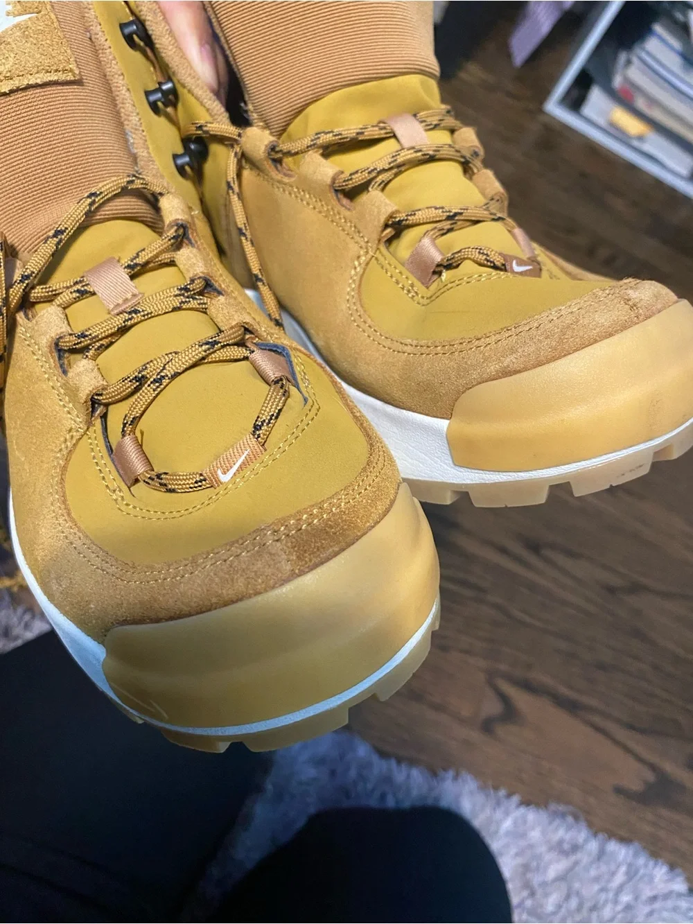 Nike Wheat/White High-Top Hiking Sneaker Boot
